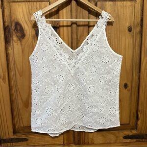 Niay White Eyelet Lace Trim V Neck Tank Top Casual Summer Blouse - Extra Large